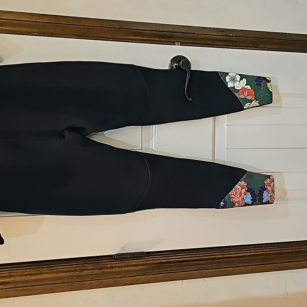 Hevto brand wetsuit size small NWT - Picture 6 of 8
